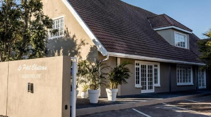 Le Petit Chateau Guest House