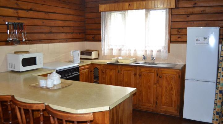 Log cabin & Settlers village