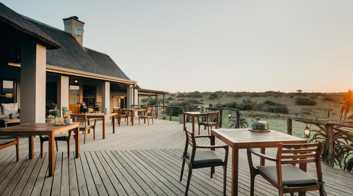 Hlosi Game Lodge - Amakhala Game Reserve