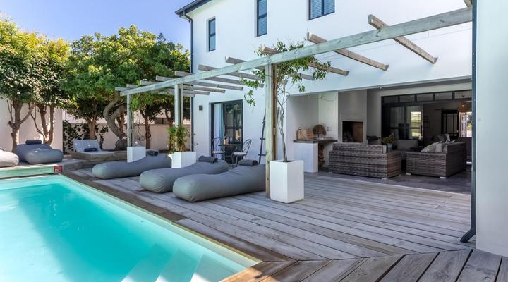 Whale Rock Luxury Lodge