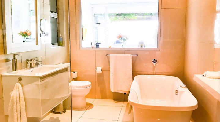 121 Ocean View Drive Studio Apartment