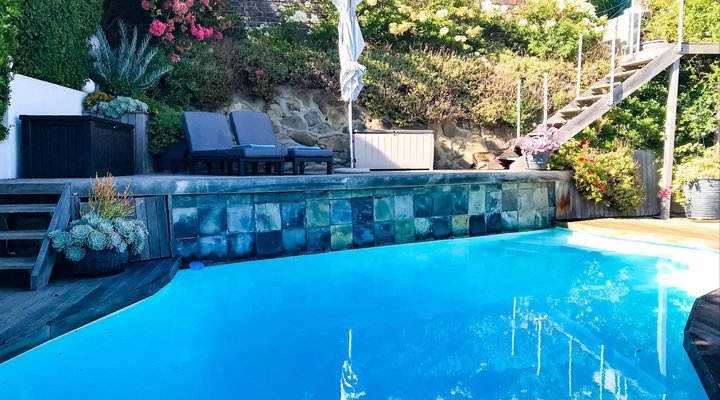 121 Ocean View Drive Studio Apartment