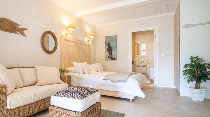 African Violet Guest Suites