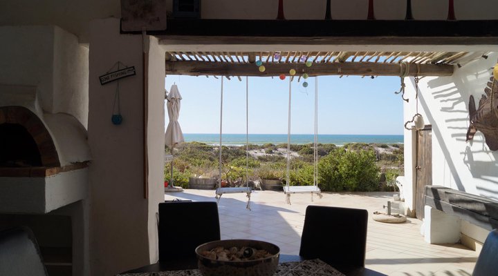 esCape Beach Cottage