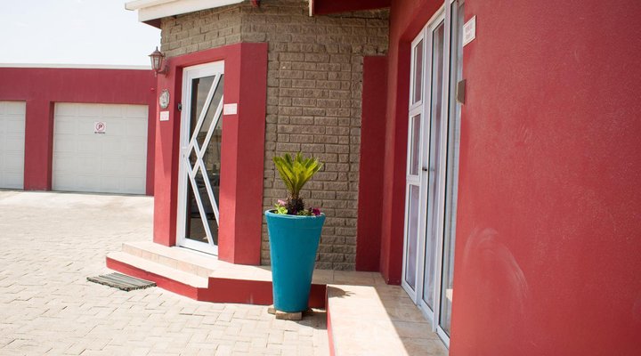 Tina's Guest House 