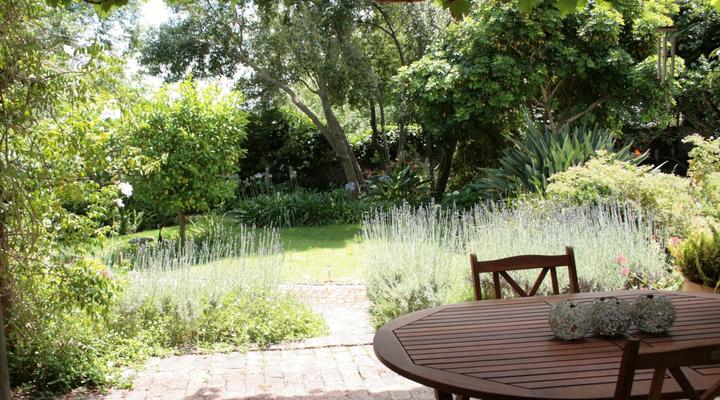 Jonquil Luxury Guest Cottage