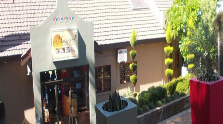 Moonriver Guesthouse