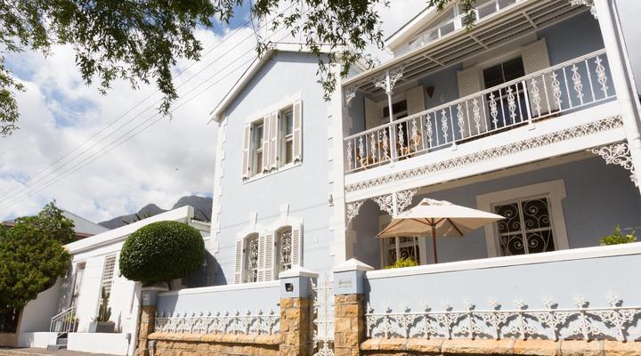 6 on Scott Guesthouse