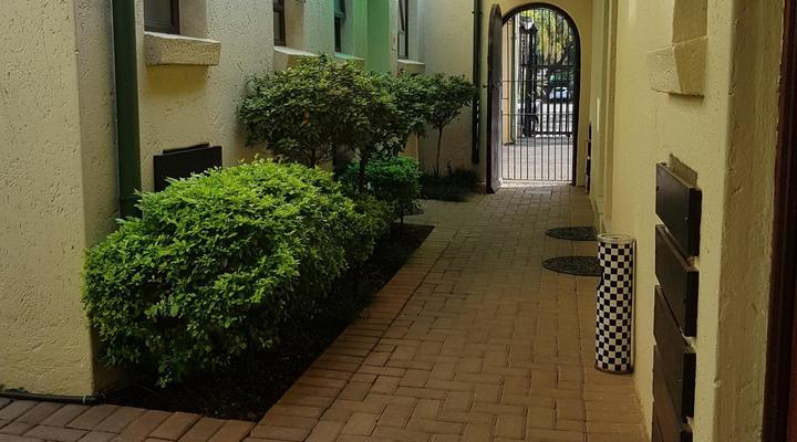 360 Eastwoods Guest House