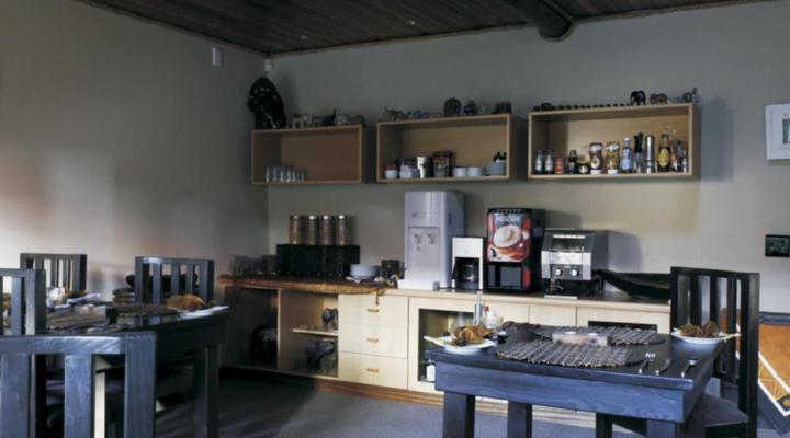 Á La Martha's Airport Guest House