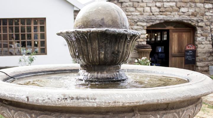 La Riviera Guest House and Spa