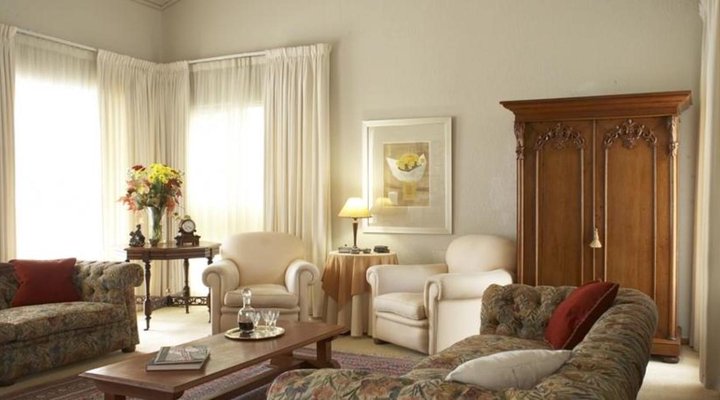 Leonora @ Welgemoed Manor