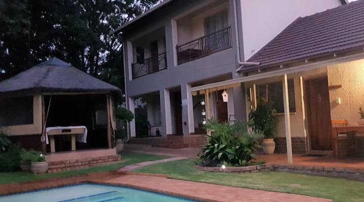Aandbloem Guest House