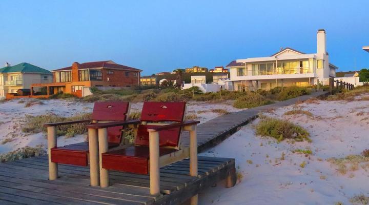 On The Beach-Seabreeze Apartment