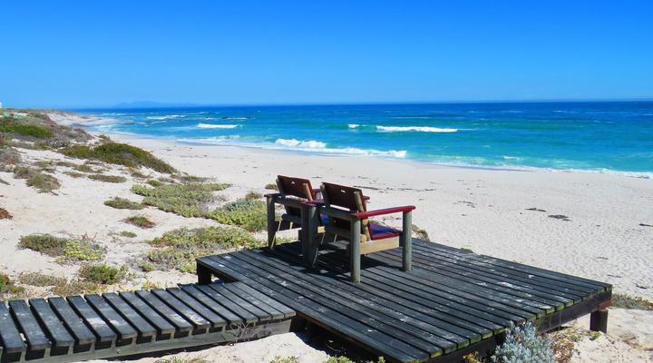 On The Beach-Seabreeze Apartment