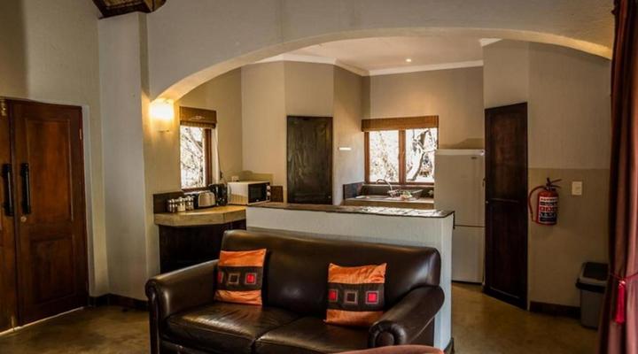 Hoedspruit Raptors Lodge No 16