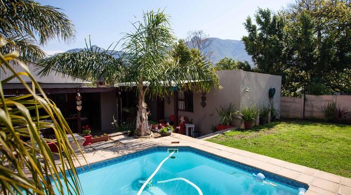 Flametree Guesthouse 