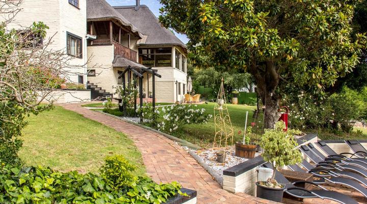 Winelands Villa Guesthouse and Cottages