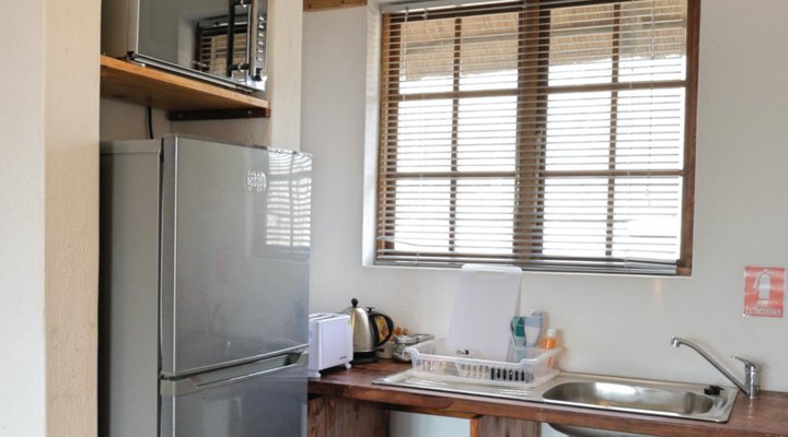 Tusk Bush Lodge & Photographic Safaris