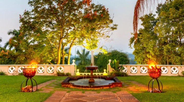 Blue Mountain Luxury Lodge