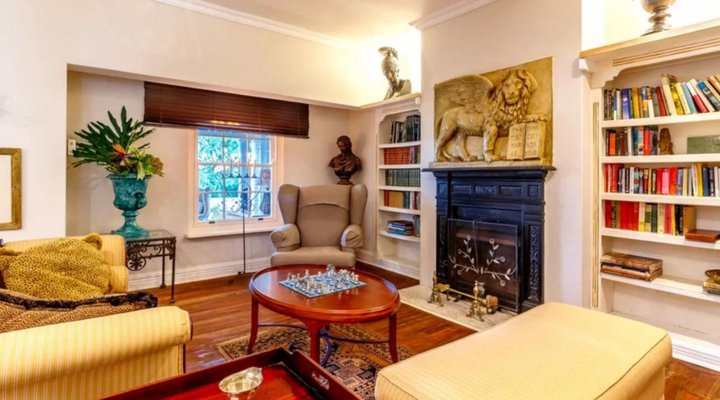 Blue Mountain Luxury Lodge