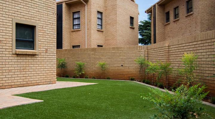 Camelot Guest House & Apartments