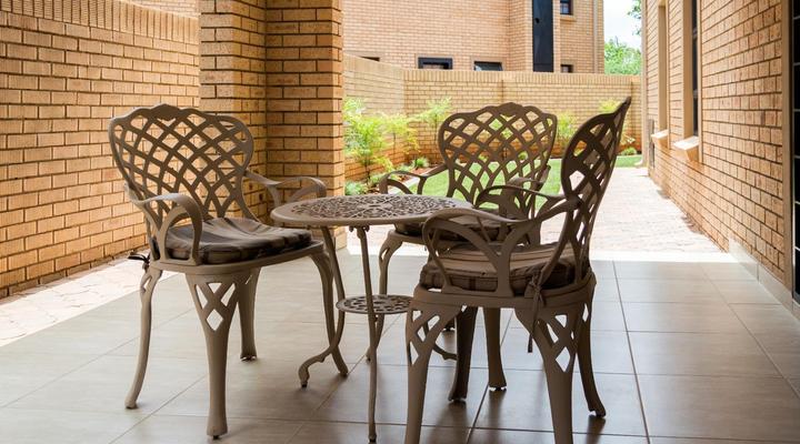 Camelot Guest House & Apartments