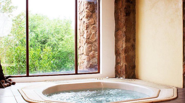 Mabalingwe Game Reserve Uzuri Lodge