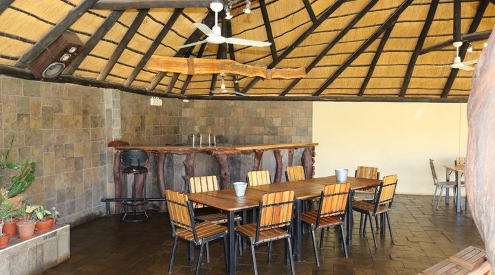 Stoney's Country Hotel