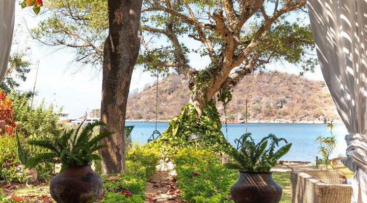 Monkey Bay Beach Lodge