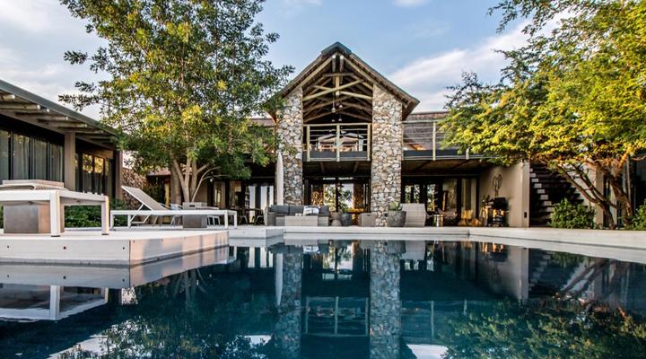 Kruger Sunset Lodge - Living with Lions