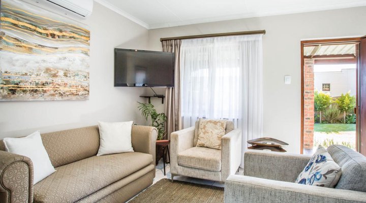 Out of Bounds Self-Catering Lodge 