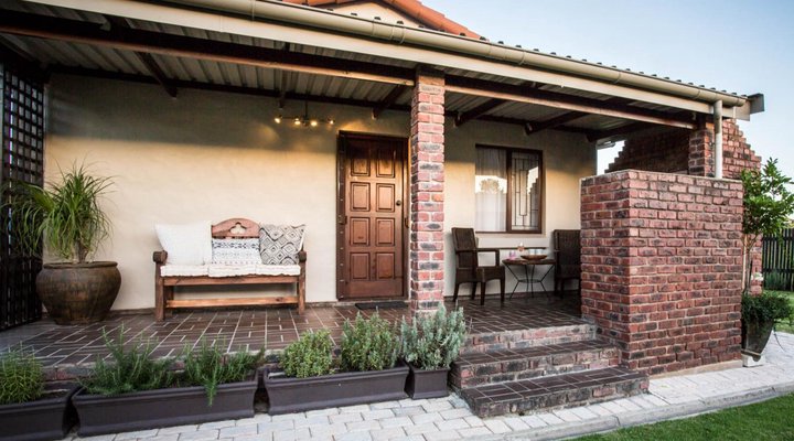 Out of Bounds Self-Catering Lodge 