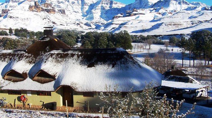 Drakensberg Gardens Fairways - Heartwood Mountain Cottage