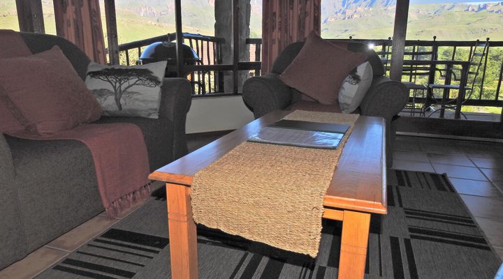 Drakensberg Gardens Fairways - Heartwood Mountain Cottage