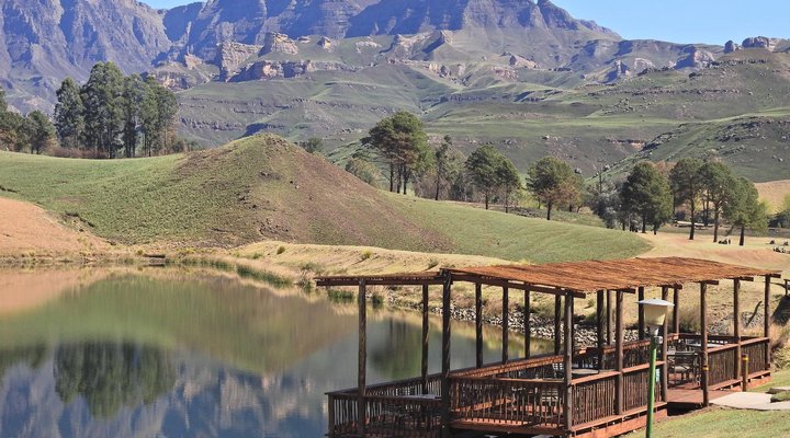 Drakensberg Gardens Fairways - Heartwood Mountain Cottage