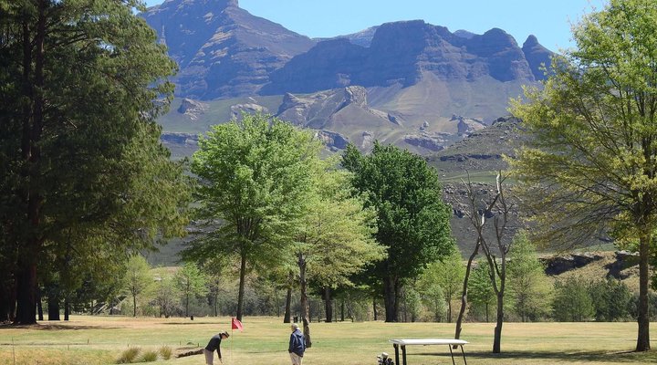 Drakensberg Gardens Fairways - Heartwood Mountain Cottage