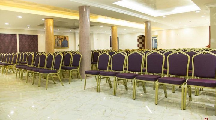 Petrus Hotels Royale