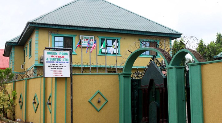 Green Park Hotel And Suites