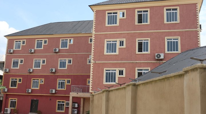 Grand Decent Hotel And Suites