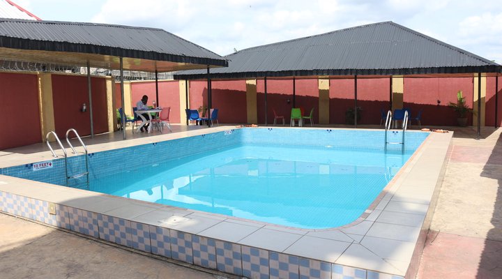 Grand Decent Hotel And Suites