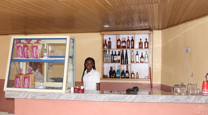 Grand Decent Hotel And Suites