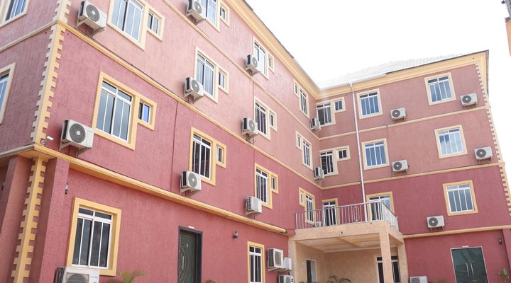 Grand Decent Hotel And Suites