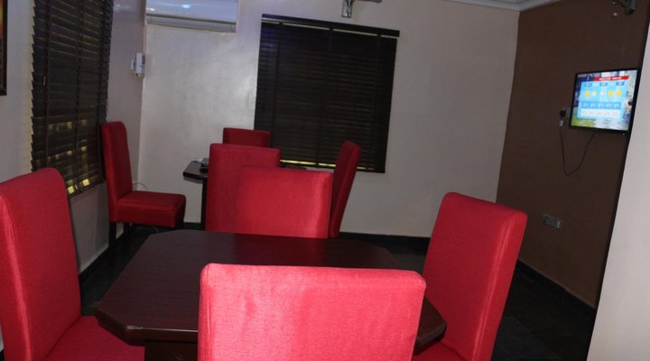Tommsville Hotels