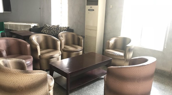 Pentagon Luxury Suites