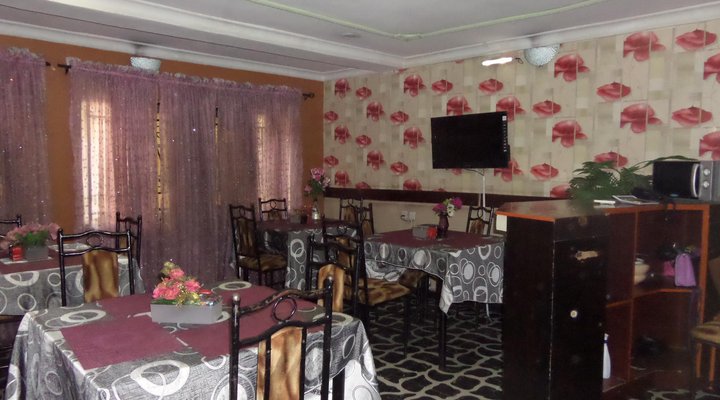 B & S Hotel & Suites