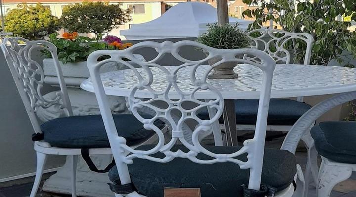 The Greenhouse Guesthouse