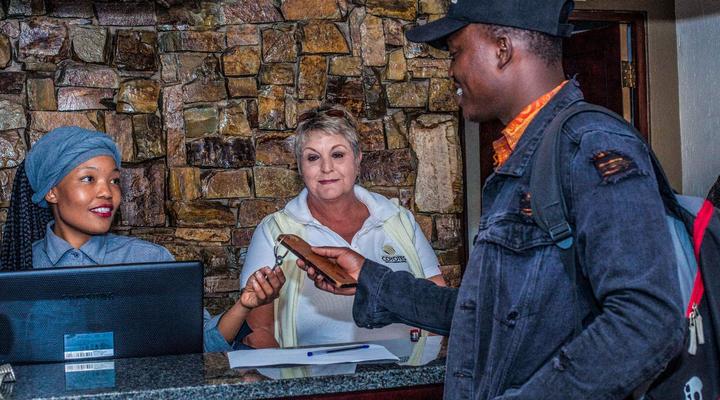 Coyotes Hotel & Conference Centre