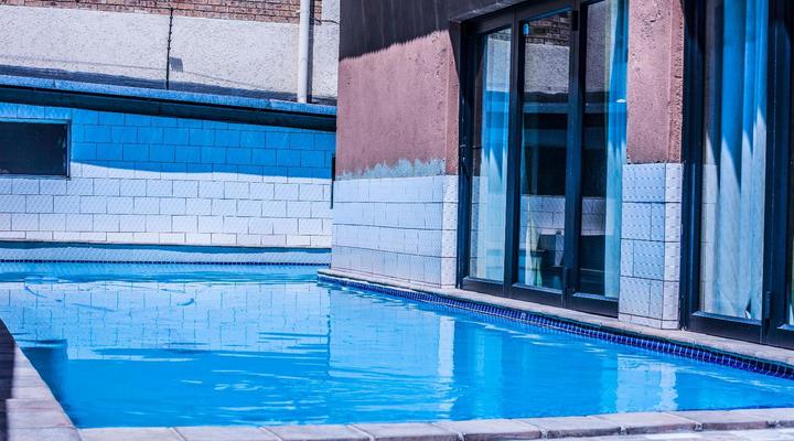 Coyotes Hotel & Conference Centre