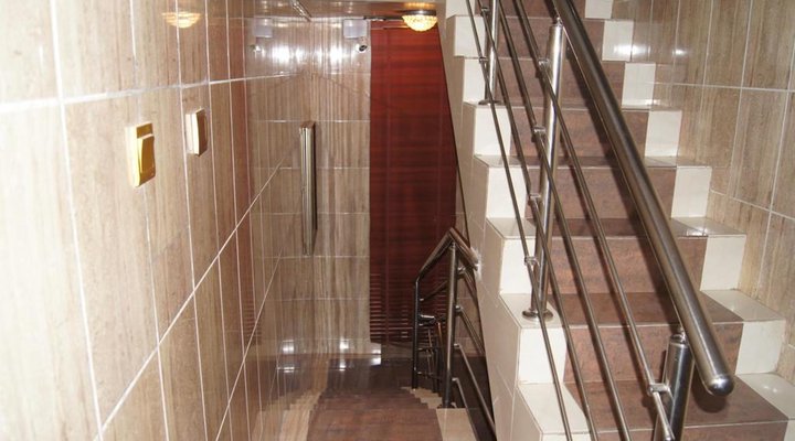 Royalview Hotel And Suites